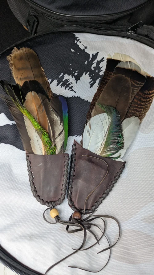 Abanico ceremonial de plumas